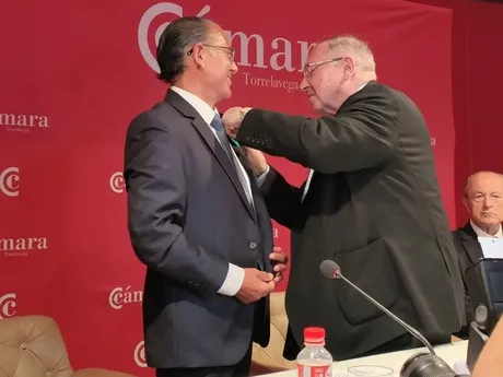 Antonio Fernández Rincón recibe la Medalla de Oro de la Orden de la Cámara de Comercio de España
