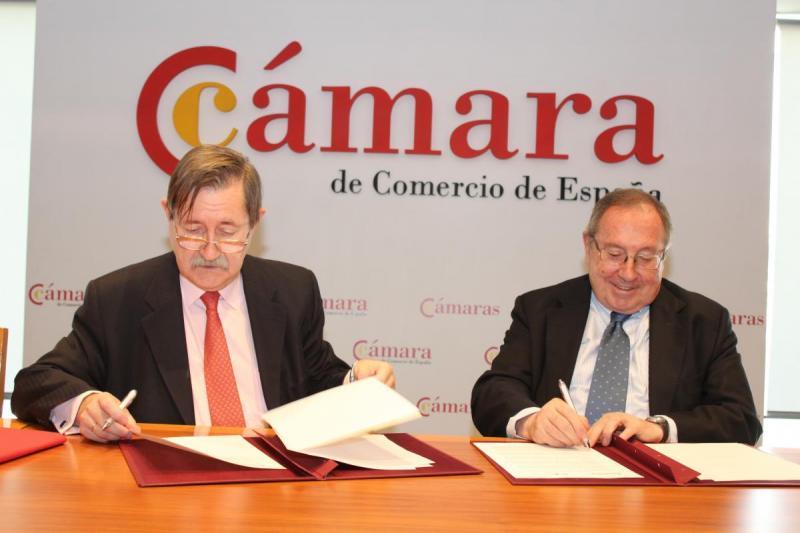 el presidente de la camara de comerciod e chile y el presidente de la camara de comercio de espana, jose luis bonet