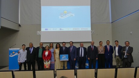 Electrolineras autosostenibles a través de energía solar, proyecto ganador del Programa de Emprendimiento Universitario en Extremadura