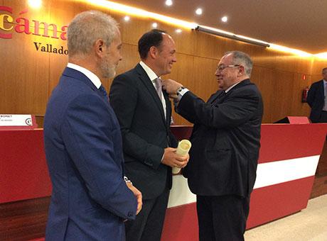 Imposición de la Medalla de Oro de la Cámara de Comercio de España a Carlos Villar