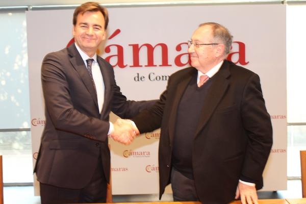 Firma Acuerdo Colaboración Cámara de Españay Asocicación de Multinacionales por la Marca España
