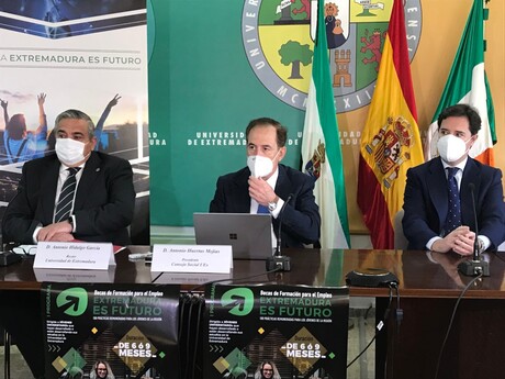 El secretario general de la Cámara de España participa en la presentación de la Alianza “Extremadura es Futuro” .