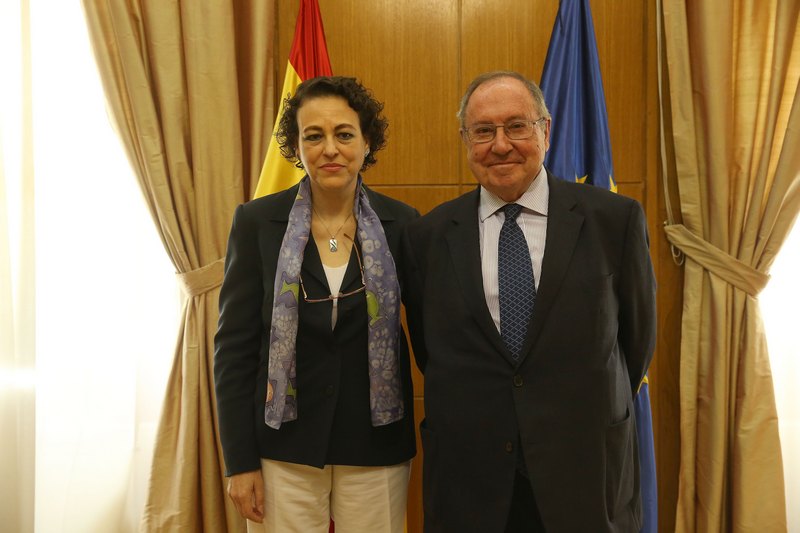 Reunión de la ministra de Trabajo, Migraciones y Seguridad Social con el presidente de la Cámara de España