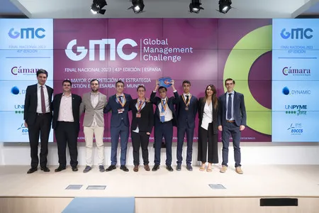 Un equipo de estudiantes de la Universidad de Zaragoza gana el Global Management Challenge 2022 – 2023 