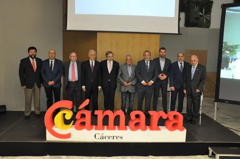 José Luis Bonet participa en la entrega de las Medallas a la Trayectoria Empresarial de la Cámara de Comercio de Cáceres