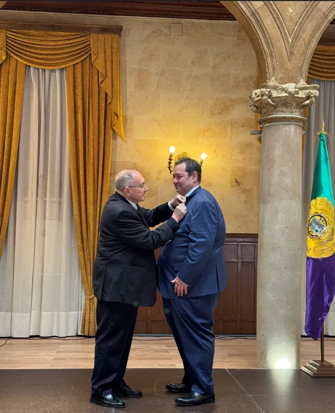 Benjamín Crespo, expresidente de Cámara de Salamanca recibe la Medalla de Oro de la Cámara de España
