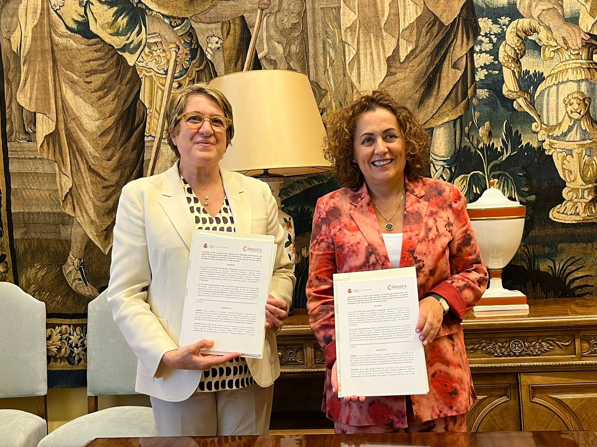 La Cámara de España y el Ministerio de Educación, Formación Profesional y Deporte firman un convenio para potenciar la participación de las pymes en la Formación Profesional 
