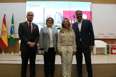 Inmaculada Riera inaugura la presentación de la guía “Cómo Hacer Negocios en Brasil”