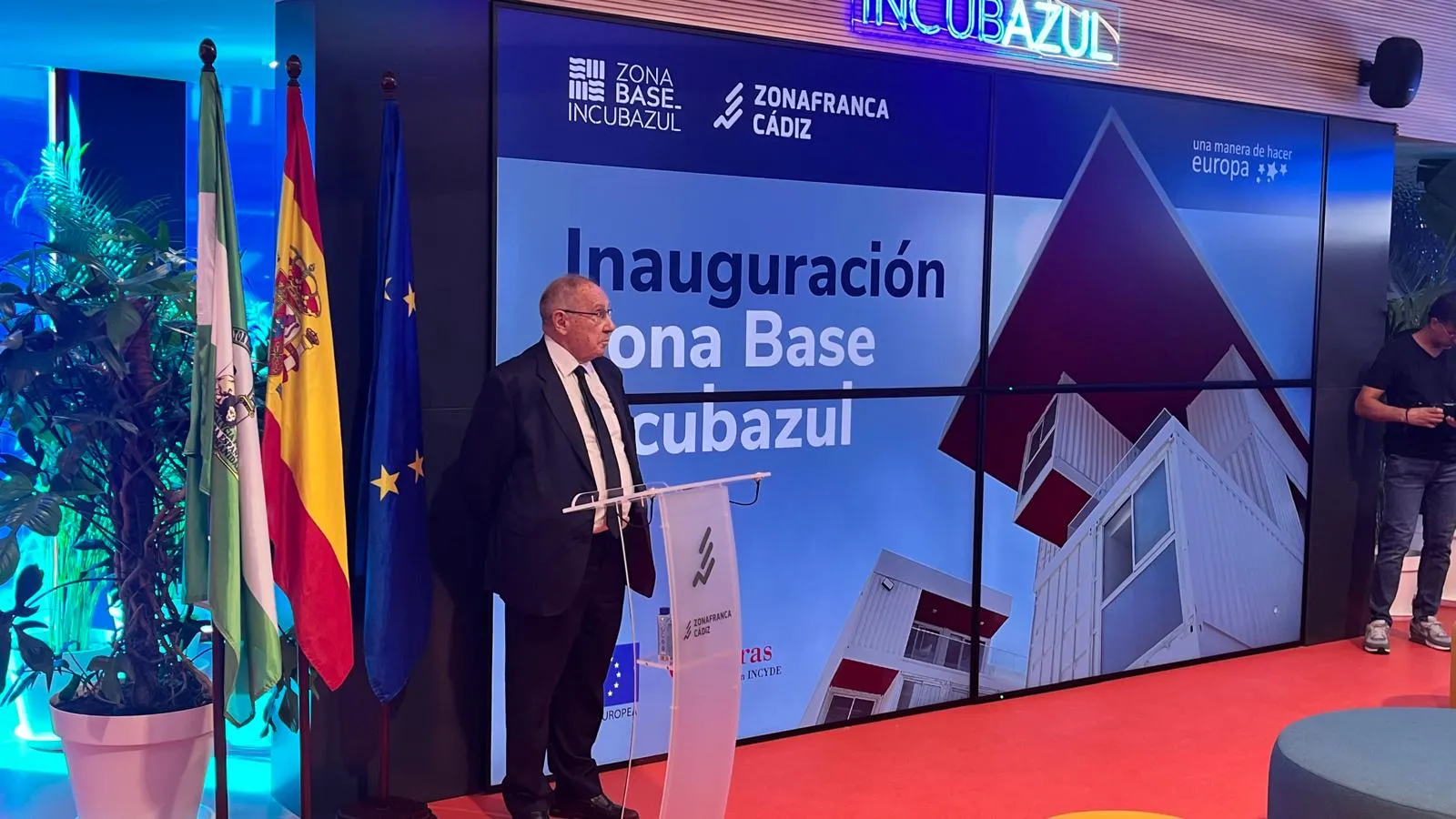 José Luis Bonet - Incubazul