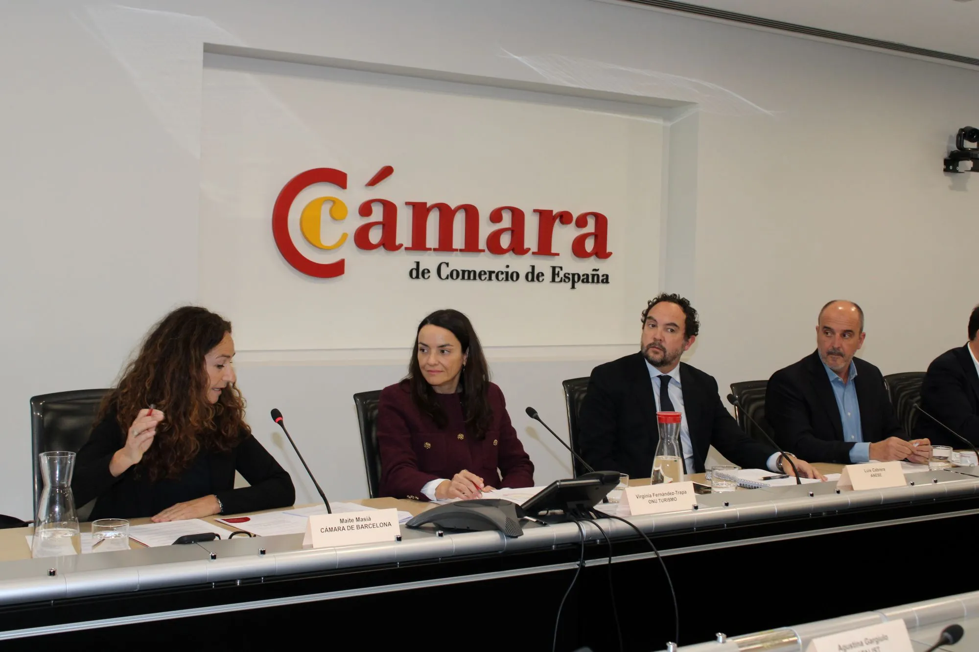Los participantes del encuentro celebrado en Cámara de España