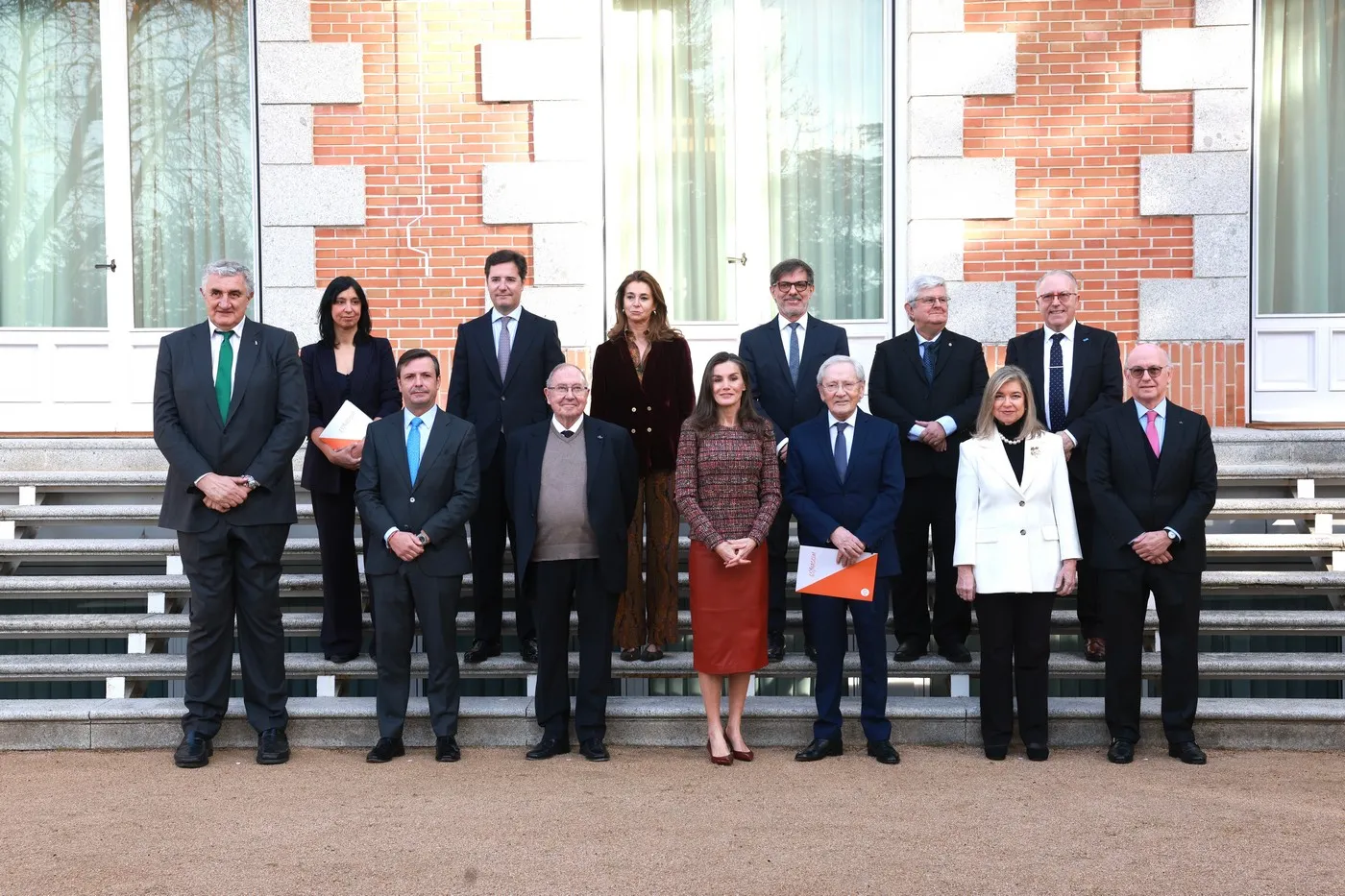 SM la Reina recibe en audiencia a una representación de los comités de expertos del diario 65ymás
