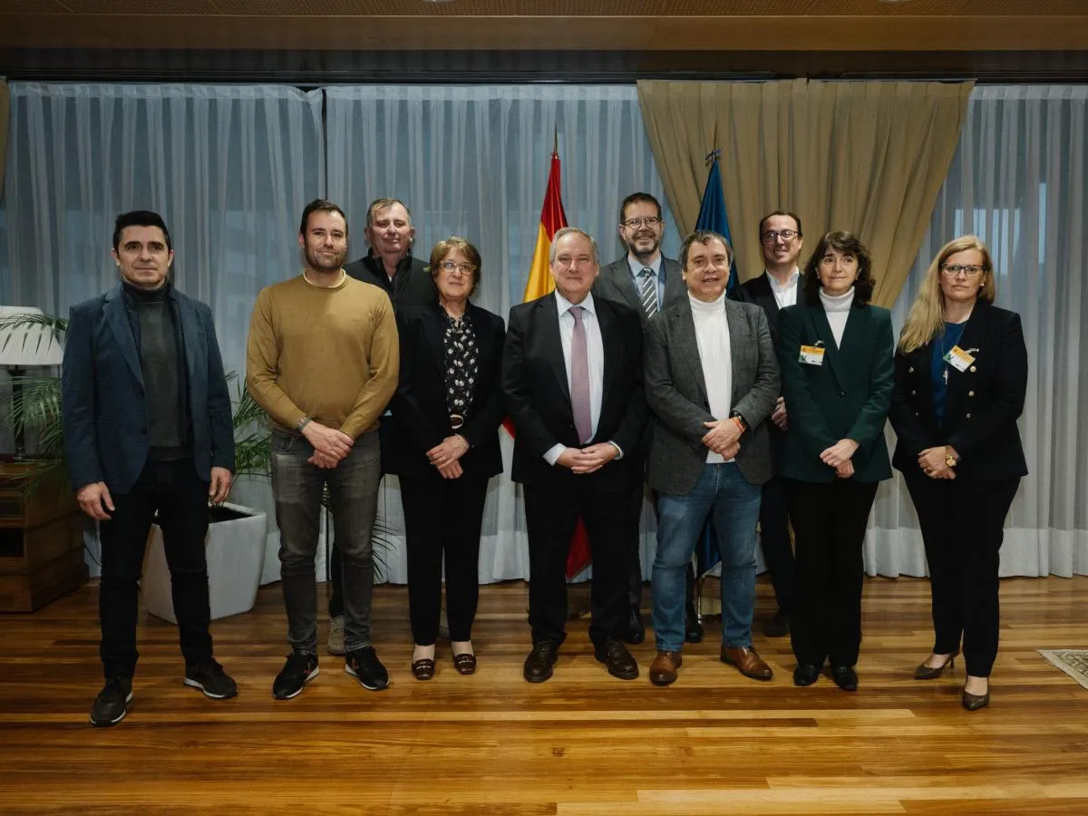 Inmaculada Riera participa en un encuentro con Jordi Hereu para tratar el proyecto de Ley de Industria 