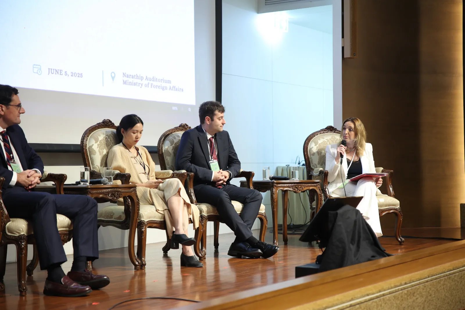 Micaela Picazo, subdirectora de Internacional, en evento en Tailandia