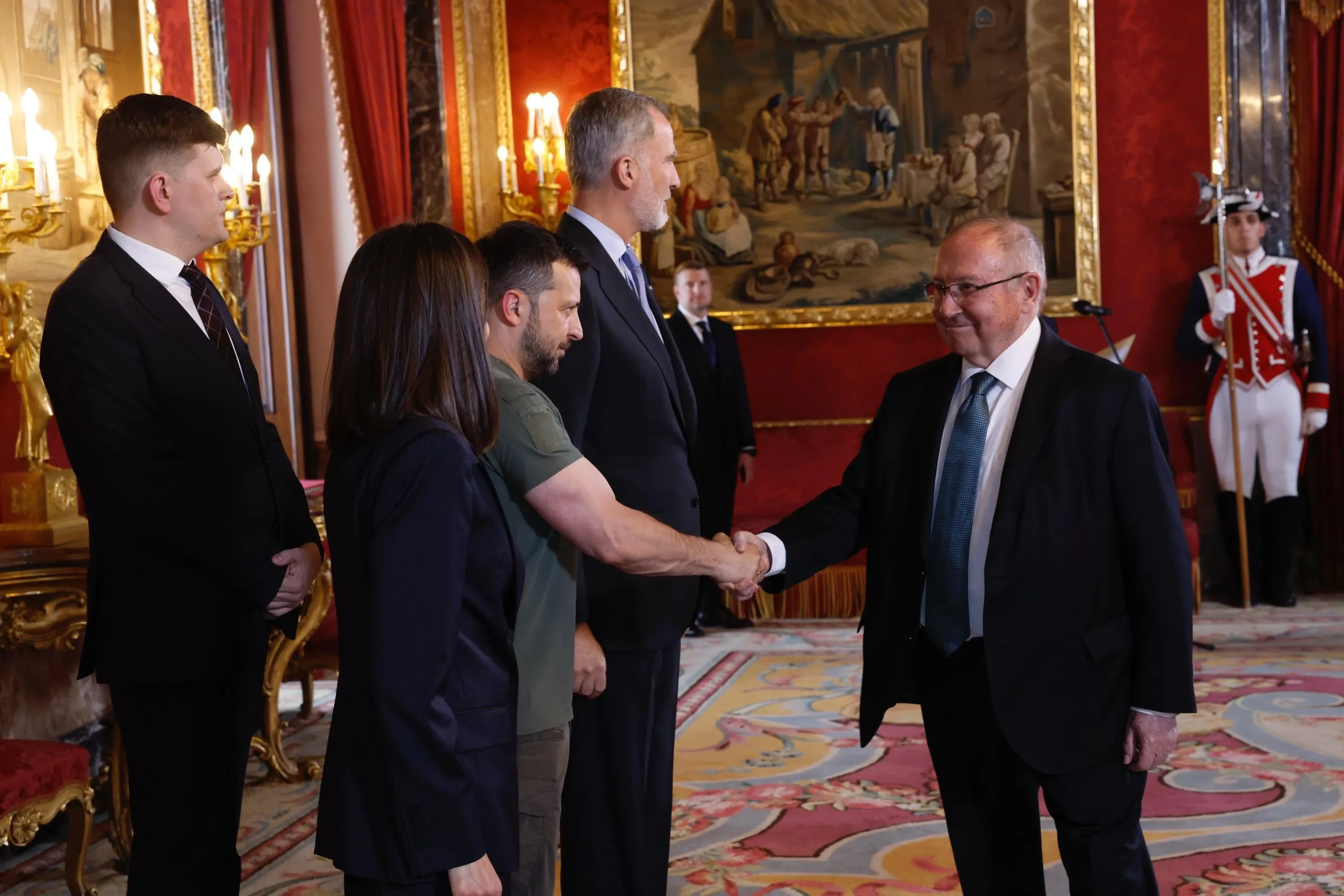 José Luis Bonet asiste al almuerzo ofrecido por los Reyes en honor del presidente de Ucrania