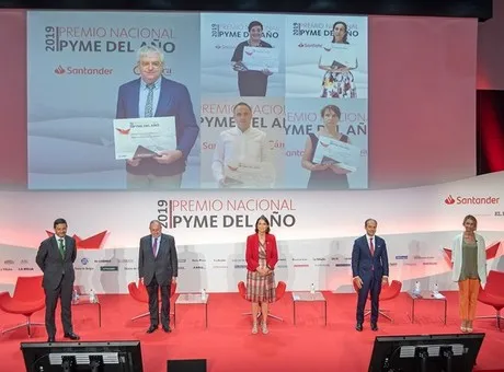 foto_familia_premio_nacional_pyme_del_ano_2019-home.jpg