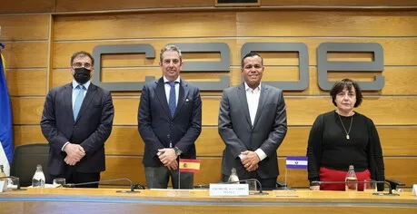 ponentes_en_el_encuentro_empresarial_espana-el_salvador_celebrado_hoy_en_ceoe.jpg