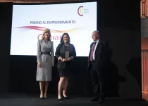 Cámara de Santiago de Compostela ganadora del premio en la categoría de Emprendimiento